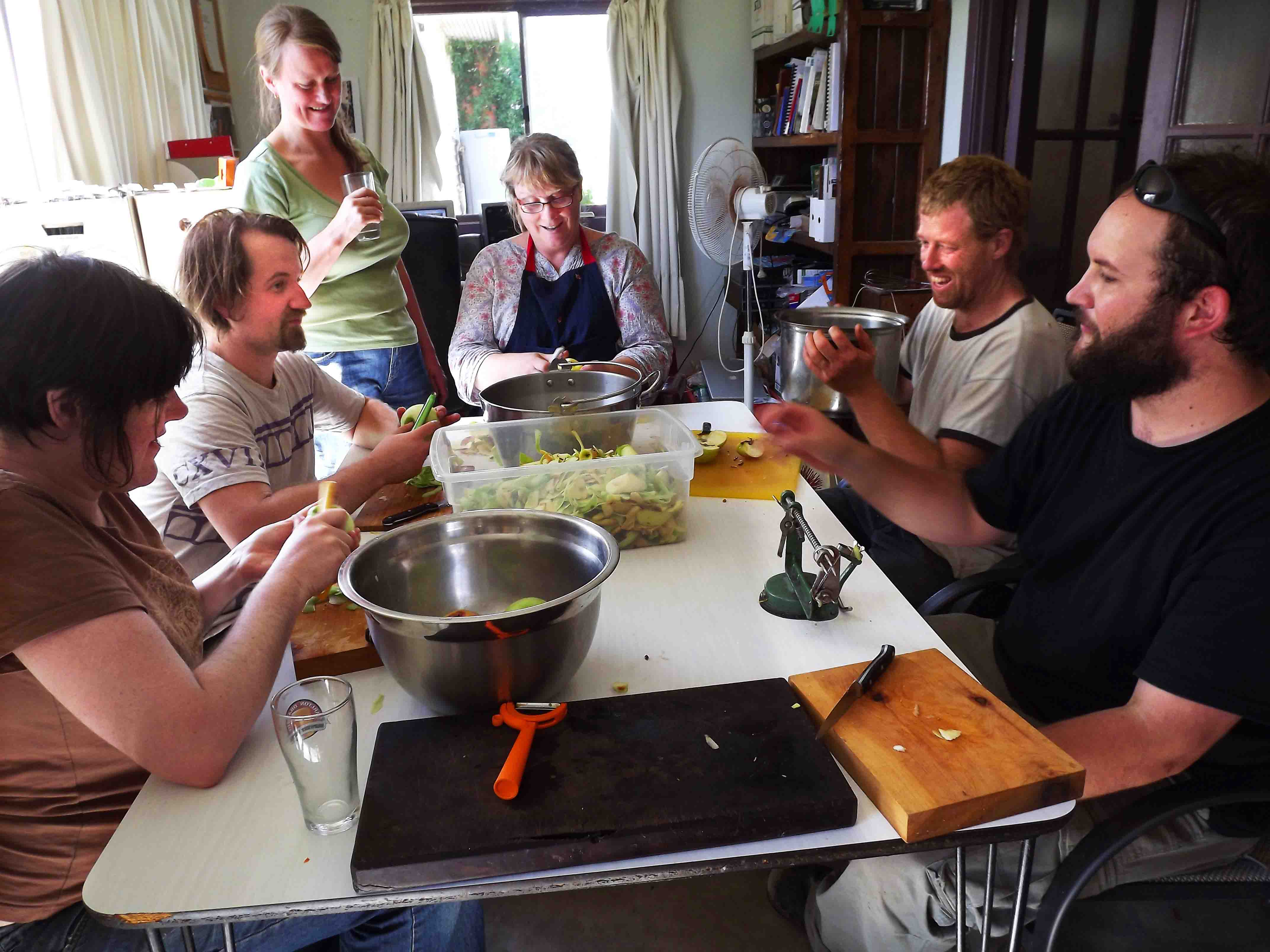 bottling apples